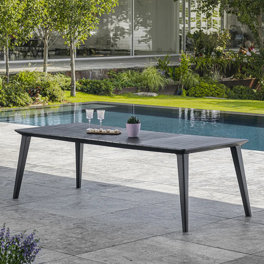 Gartentisch LIMA 160 240 cm aus Kunststoff in Holzoptik graphit