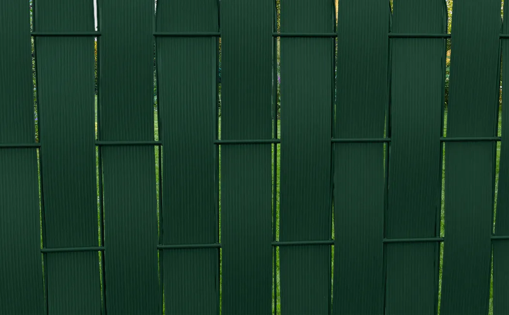 Kit occultation 50m PVC pour grillage rigide et clips inclus   Vert