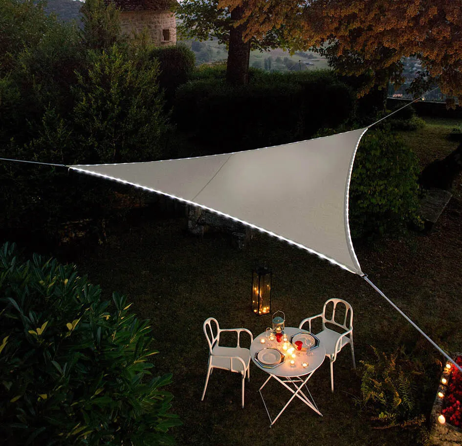 Voile d'ombrage triangulaire LED 3.6 M taupe