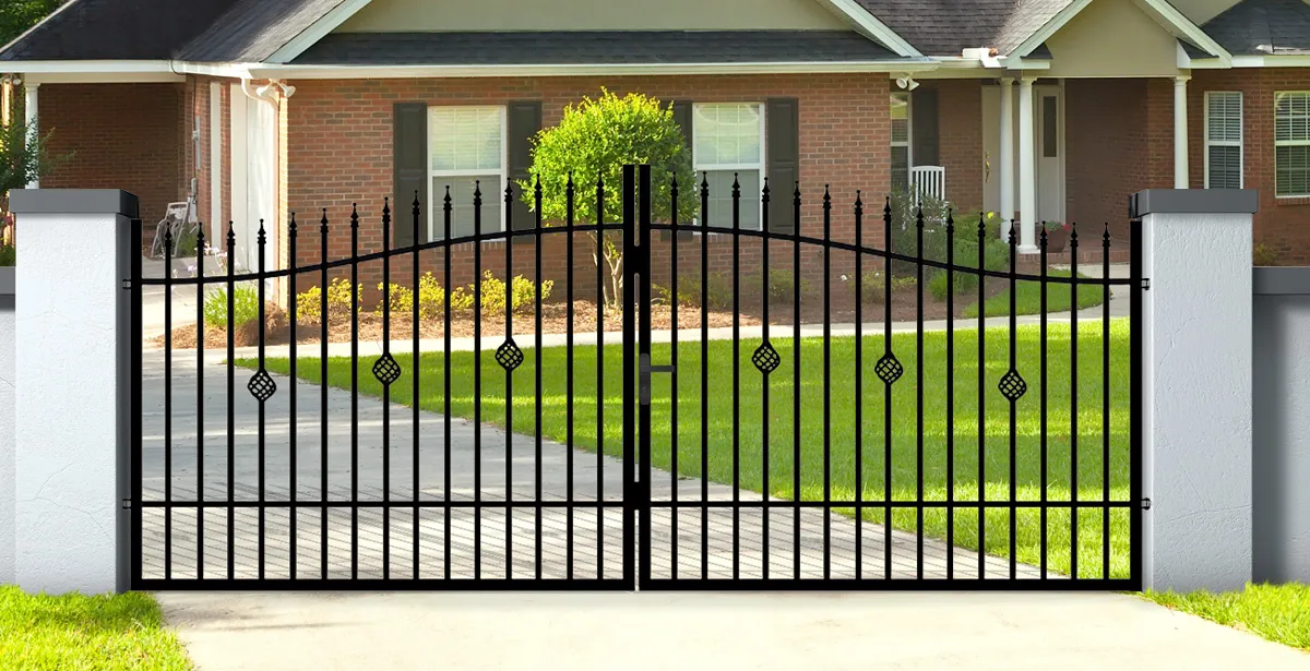 Portail acier galvanisÃ© battant 3m x H. 1,5m Noir   ROSE