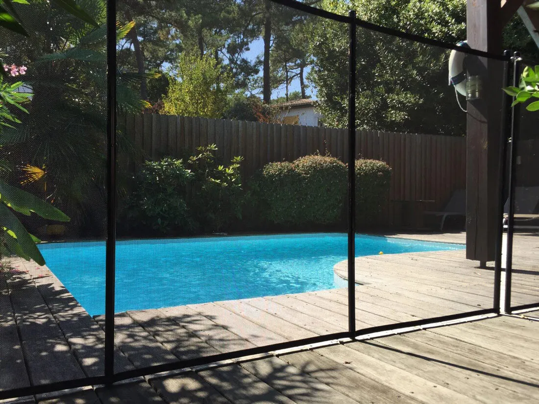 BarriÃ¨res de sÃ©curitÃ© souple pour piscine noire 10x3m en polyester
