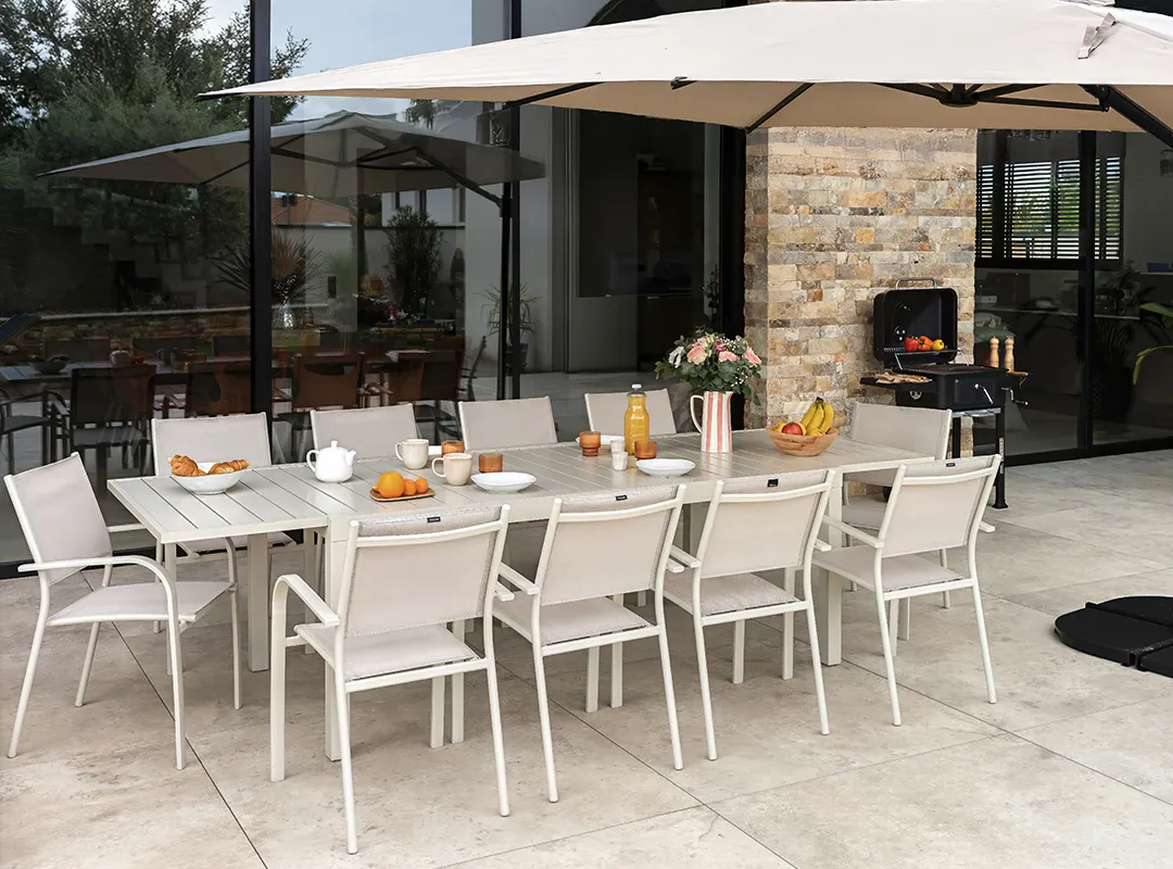 Salon de jardin: Table MALAGA 2 3m et 10 fauteuils BILBAO sable